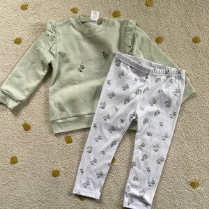 NWOT!! Lila & Jack Christmas Sweatshirt & Leggings